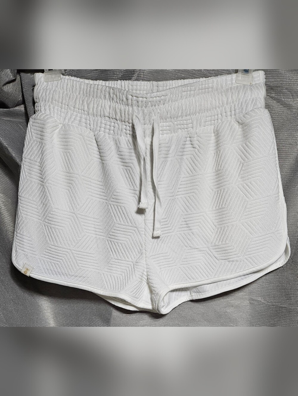 Simply southern Womens White Textured soft shorts 30" W×1.5" Elastic Waist (RBH)